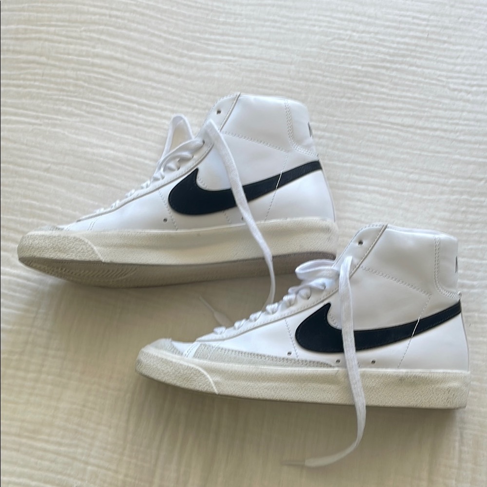 Nike Blazer mid ‘77 White and Black High-Top Sneakers